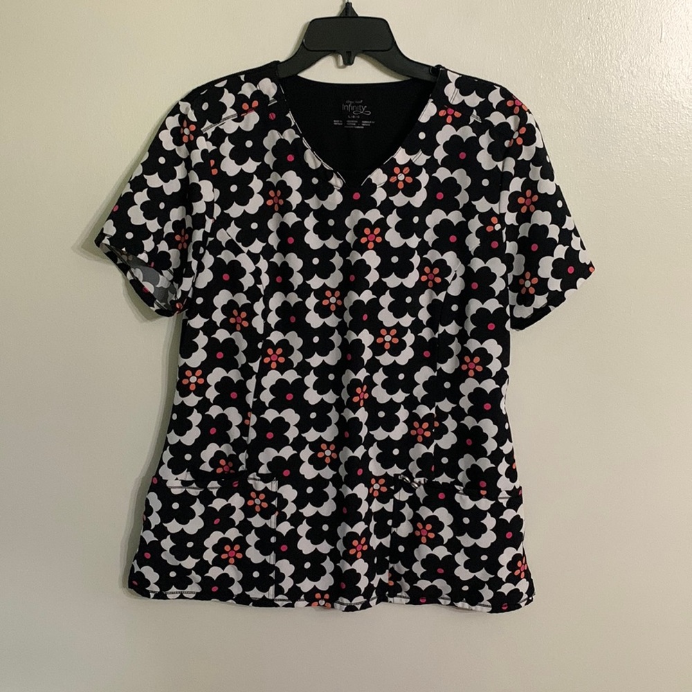 Cherokee Infinity scrub top with flowers and stretch back panel, large